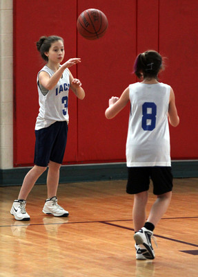 lrIACSgirls5&6Basketball-41