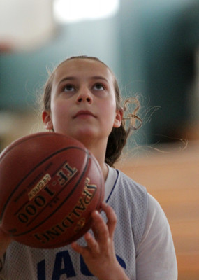 lrIACSgirls5&6BasketbalGAME2-26