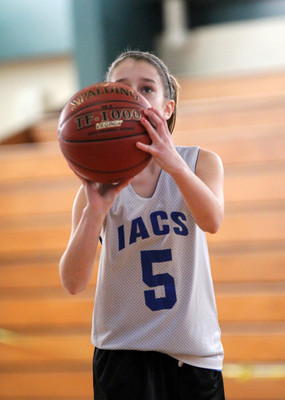 lrIACSgirls5&6BasketbalGAME2-17