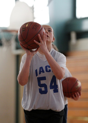 lrIACSgirls5&6BasketbalGAME2-20