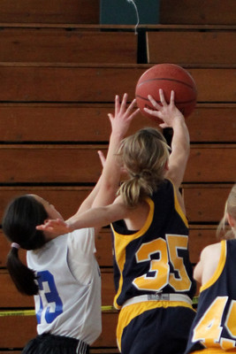 lrIACSgirls5&6Basketball-140