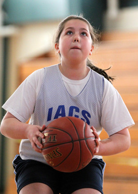 lrIACSgirls5&6BasketbalGAME2-21