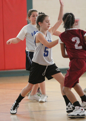 lrIACSgirls5&6BasketbalGAME2-73
