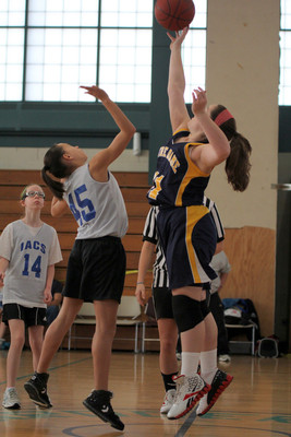 lrIACSgirls5&6Basketball-18