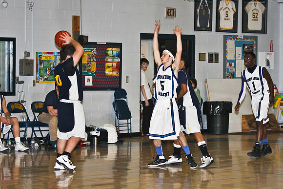 lrIACSvarsityBasketballHOMEgame-179