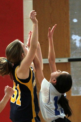 lrIACSgirls5&6Basketball-46