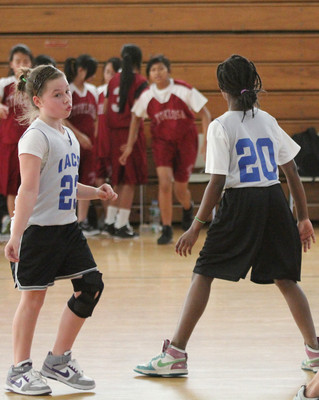 lrIACSgirls5&6BasketbalGAME2-84
