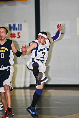 lrIACSvarsityBasketballHOMEgame-100