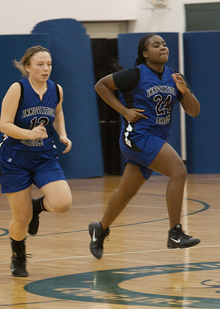 GirlsVarsityBB-19