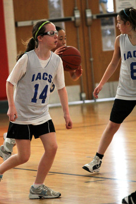 lrIACSgirls5&6Basketball-52