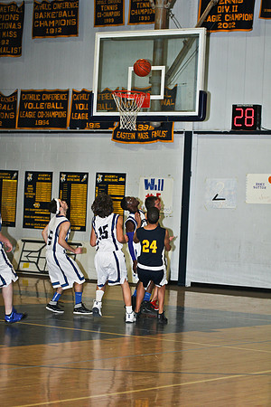 lrIACSvarsityBasketballHOMEgame-344