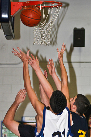 lrIACSvarsityBasketballHOMEgame-190